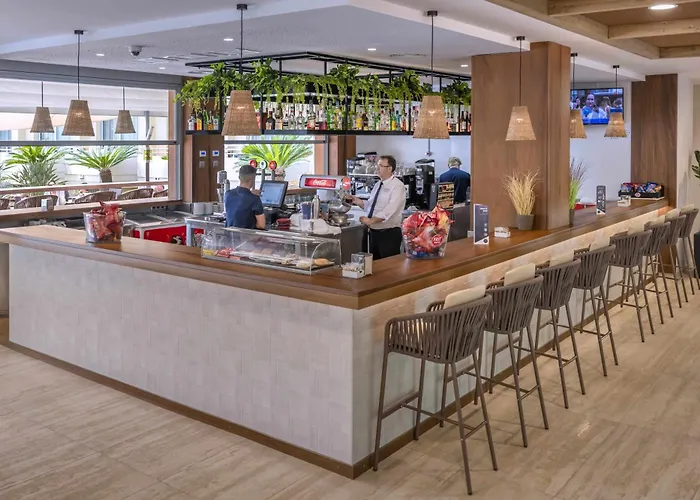 Отель Ght Oasis Tossa & Тосса-де-Мар