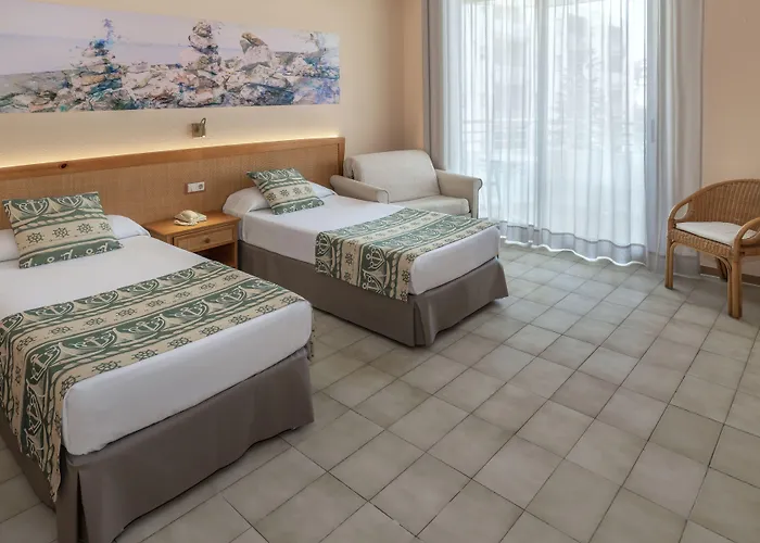 Ght Oasis Tossa & Отель Тосса-де-Мар